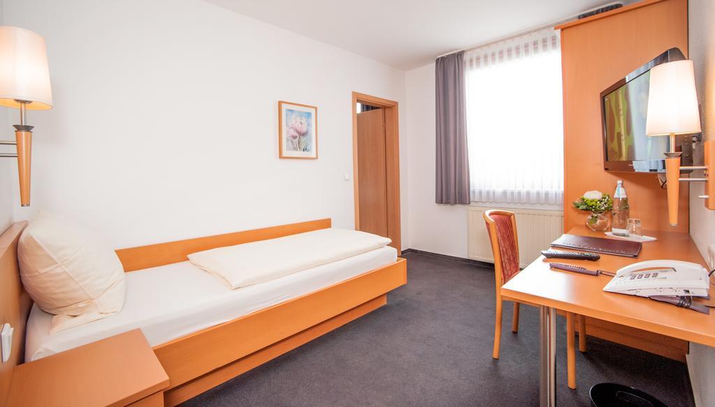 Hotel Hollmann Halle  Exterior photo